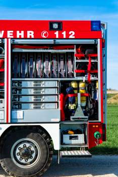 G3: Schlauchpaket, B-Schläuche, C-Schlauchtragekörbe, Atemschutz-Ausrüstung, Tauchpumpe, Personenschutzschalter, Rauchvorhang